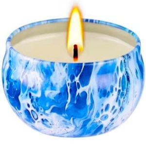 Cute deigns candle. With a scent!